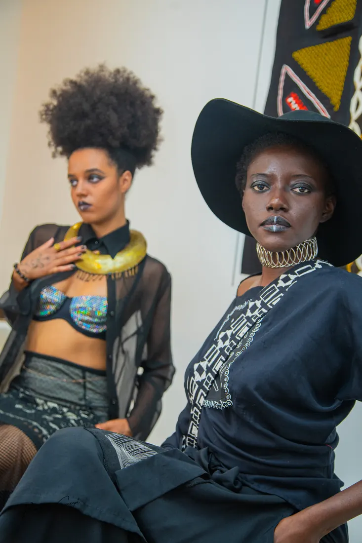 Hats, brass & indigo, Editorial
